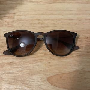 Rayban women’s sunglasses! Erika classic